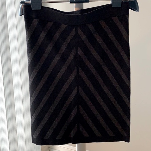 Geometric Bodycon skirt - Picture 1 of 4